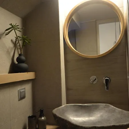 Apartment το στενάκι *